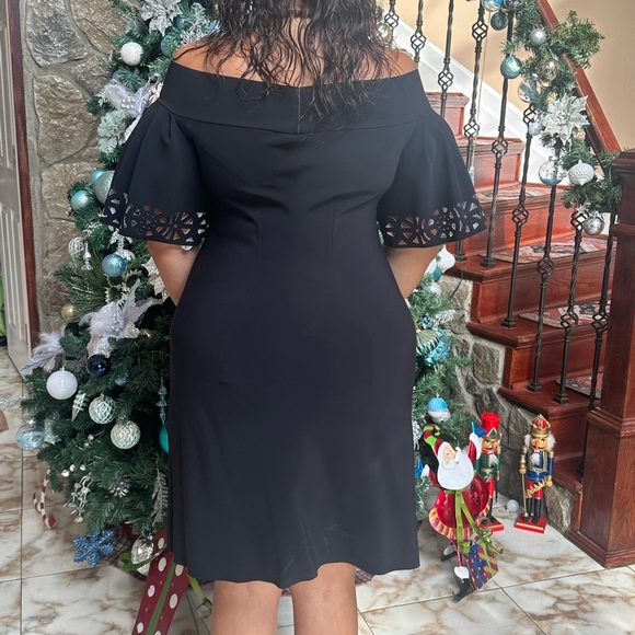 NWOT Chiara Boni La Petite Robe off Shoulder Designer Dress